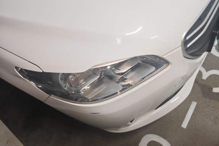 Used Peugeot 301 2016 1.6L Manual Comfort Edition Right Front Headlight