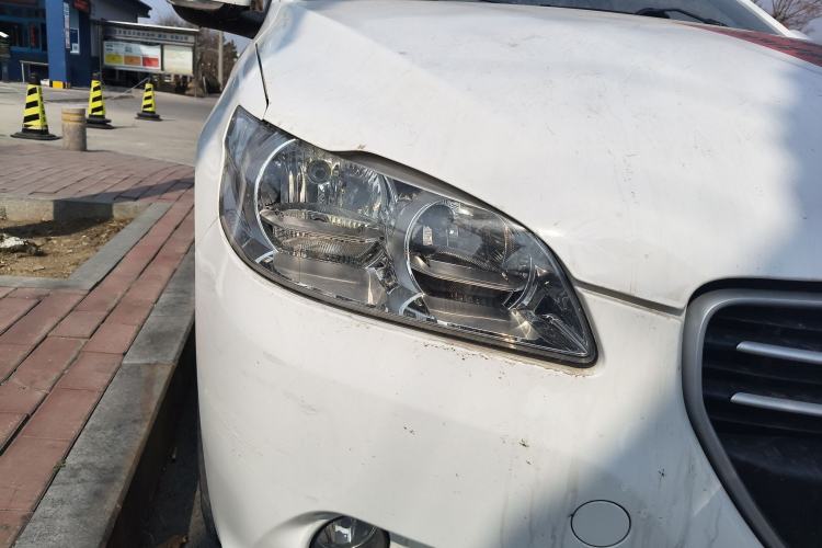 Used Peugeot 301 2016 1.6L Manual Comfort Edition Right Front Headlight