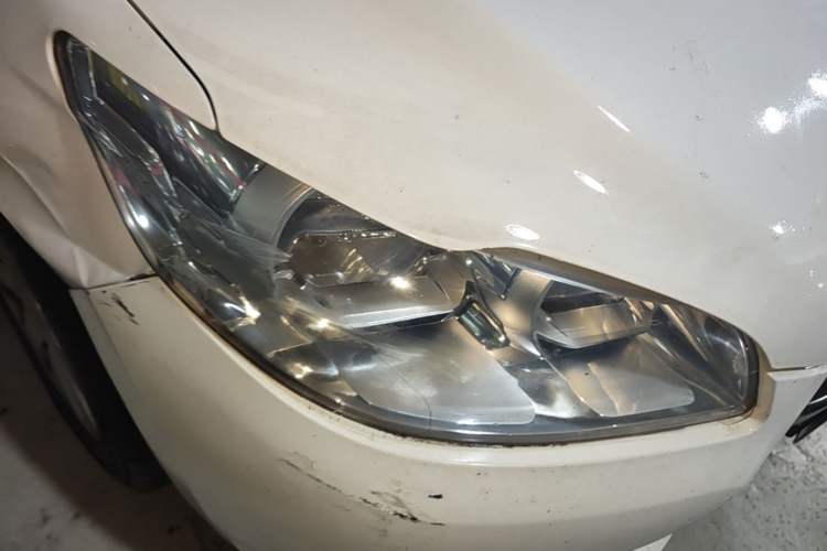 Used Peugeot 301 2016 1.6L Manual Comfort Edition Right Front Headlight