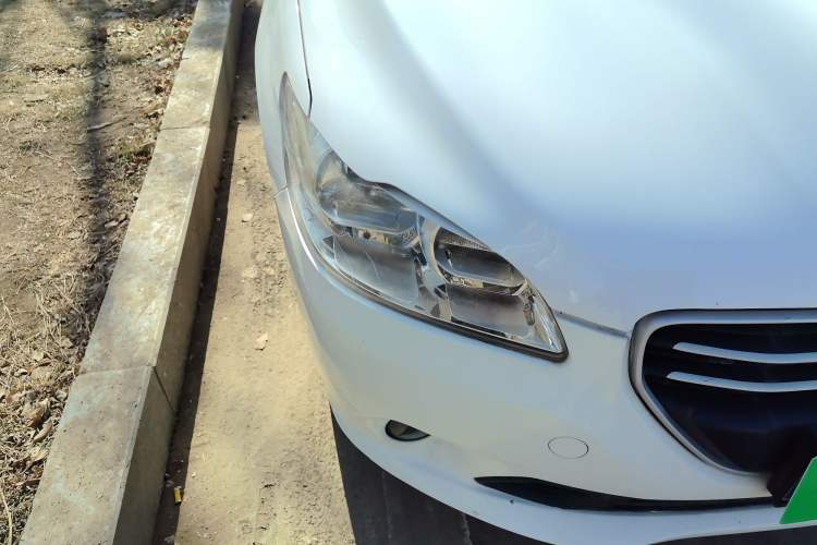 Used Peugeot 301 2016 1.6L Manual Comfort Edition Right Front Headlight
