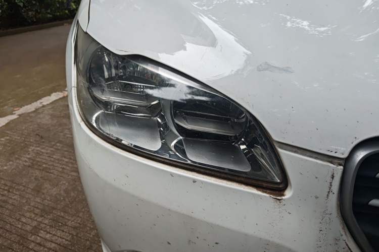 Used Peugeot 301 2016 1.6L Manual Comfort Edition Right Front Headlight