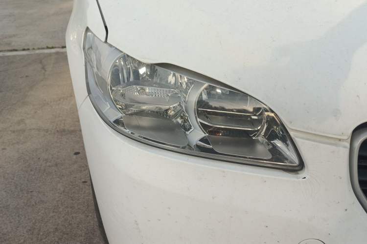 Used Peugeot 301 2016 1.6L Manual Happiness Edition Right Front Headlight