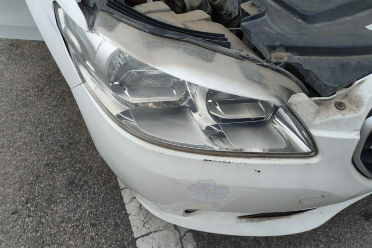 Used Peugeot 301 2016 1.6L Automatic Comfort Edition Right Front Headlight
