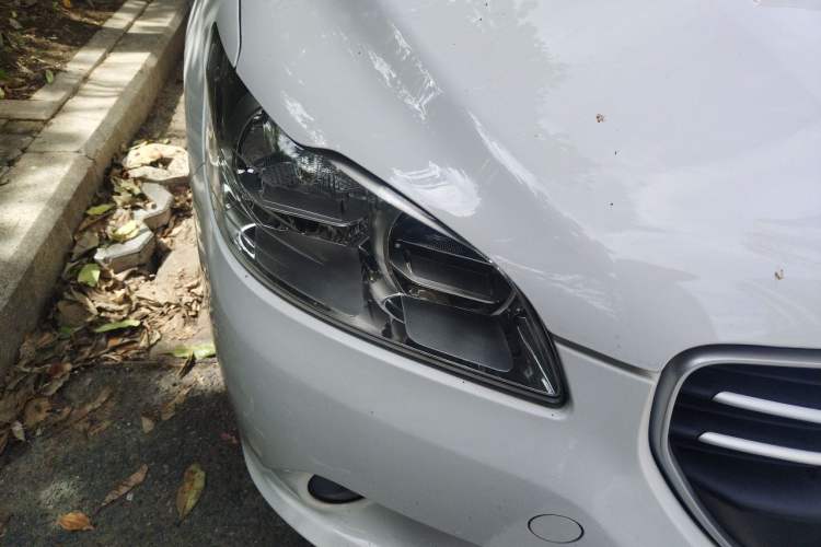 Used Peugeot 301 2016 1.6L Automatic Comfort Edition Right Front Headlight