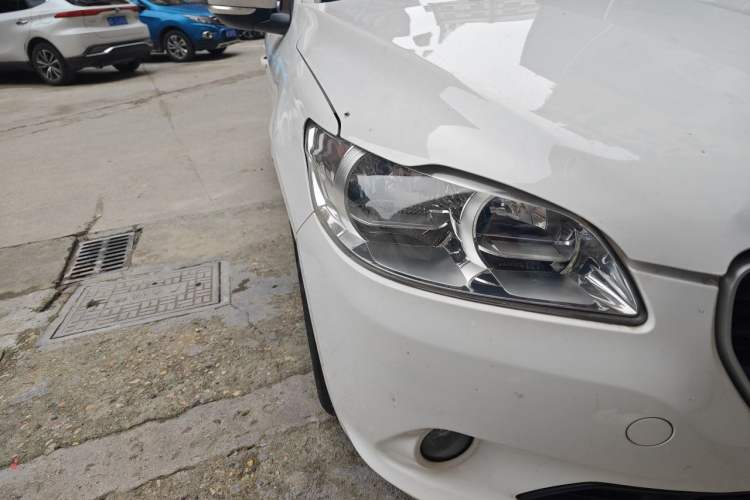 Used Peugeot 301 2016 1.6L Manual Comfort Edition Right Front Headlight