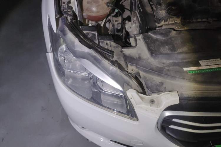 Used Peugeot 301 2016 1.6L Automatic Comfort Edition Right Front Headlight