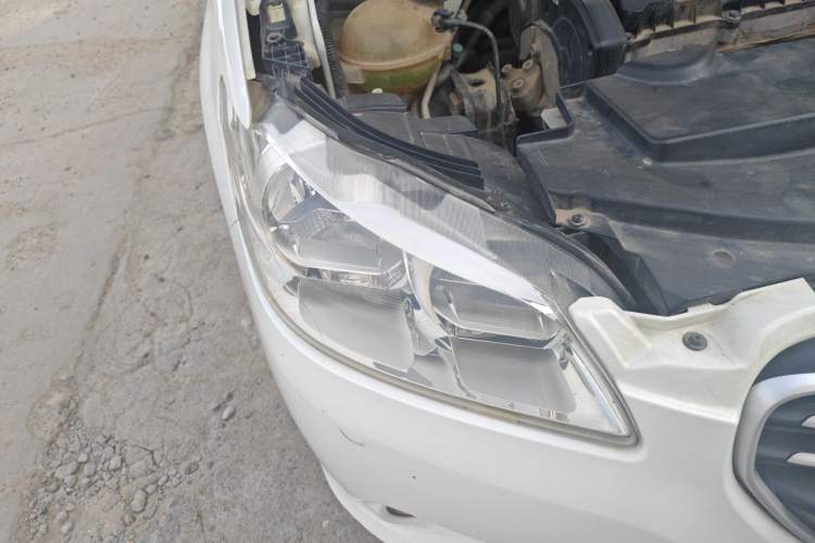 Used Peugeot 301 2016 1.6L Manual Comfort Edition Right Front Headlight