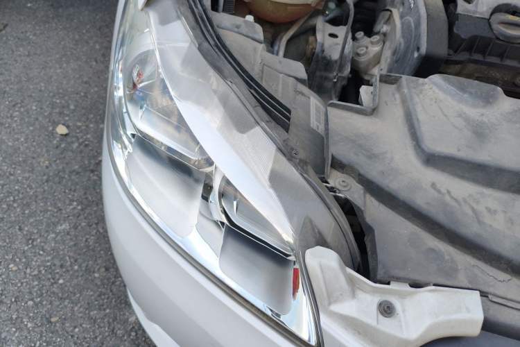 Used Peugeot 301 2016 1.6L Manual Comfort Edition Right Front Headlight