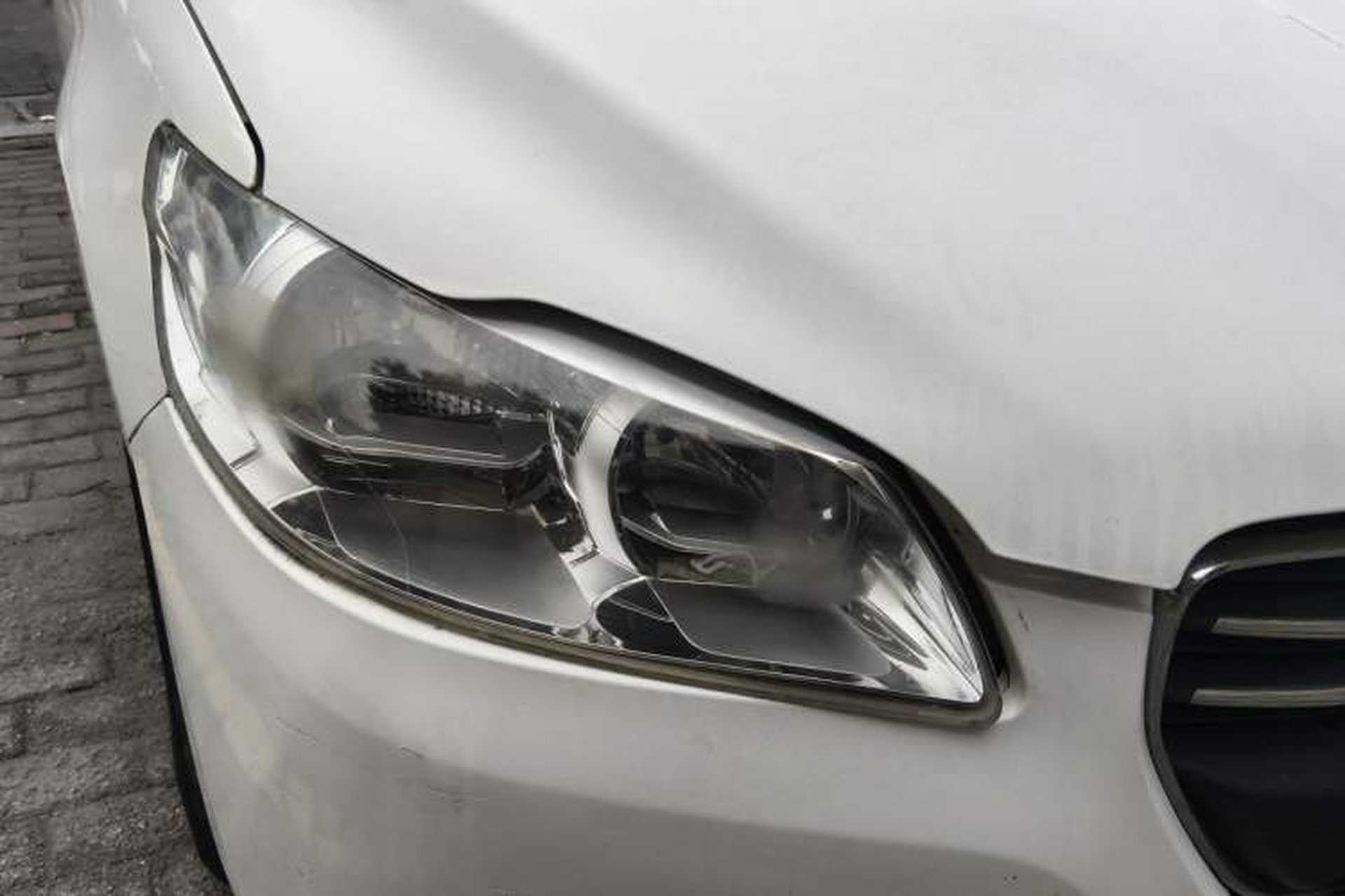 Used Peugeot 301 2016 1.6L Automatic Comfort Edition Right Front Headlight
