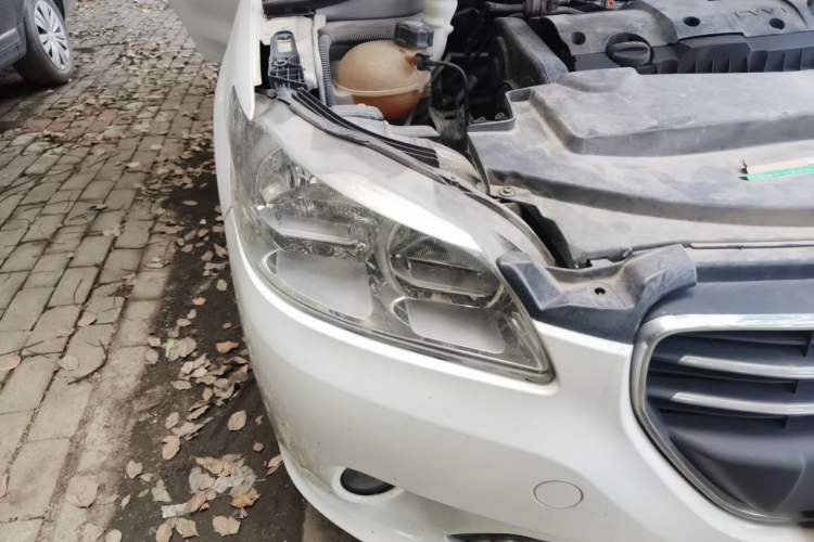 Used Peugeot 301 2016 1.6L Automatic Comfort Edition Right Front Headlight