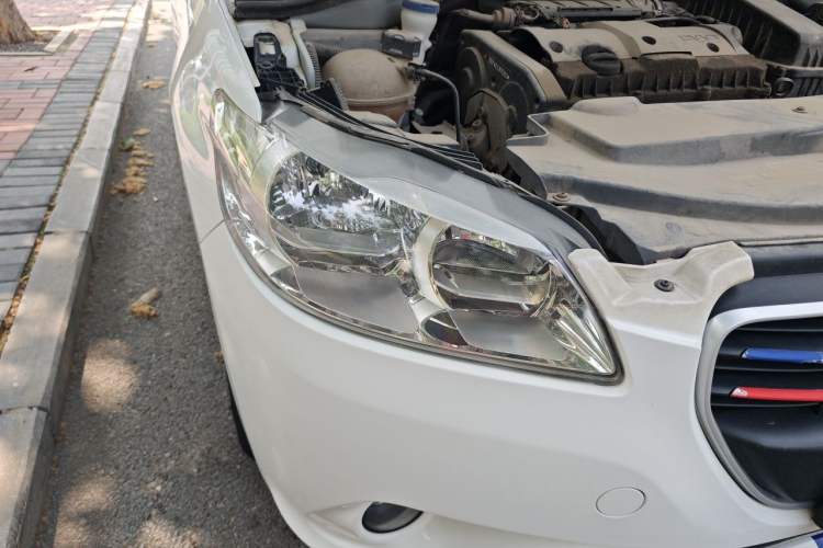 Used Peugeot 301 2016 1.6L Manual Happiness Edition Right Front Headlight