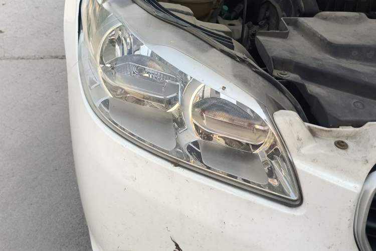 Used Peugeot 301 2016 1.6L Manual Comfort Edition Right Front Headlight