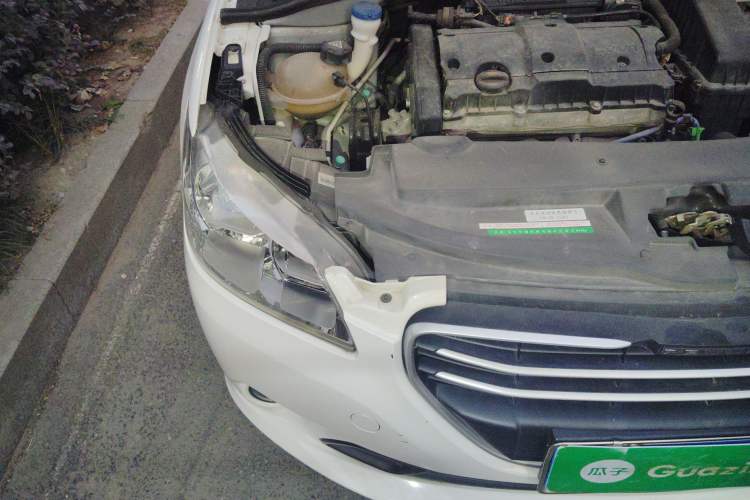 Used Peugeot 301 2016 1.6L Manual Comfort Edition Right Front Headlight