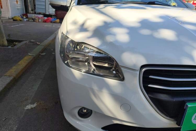 Used Peugeot 301 2016 1.6L Manual Comfort Edition Right Front Headlight