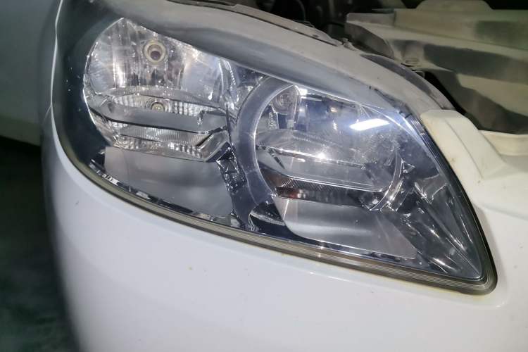 Used Peugeot 301 2016 1.6L Manual Comfort Edition Right Front Headlight
