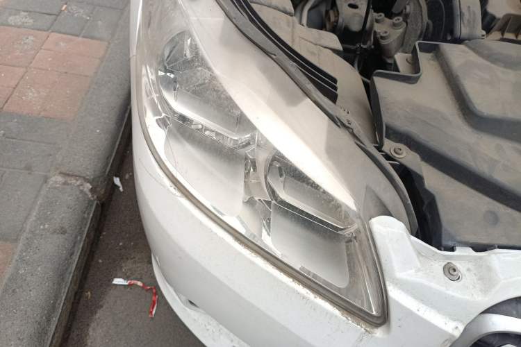 Used Peugeot 301 2016 1.6L Automatic Comfort Edition Right Front Headlight