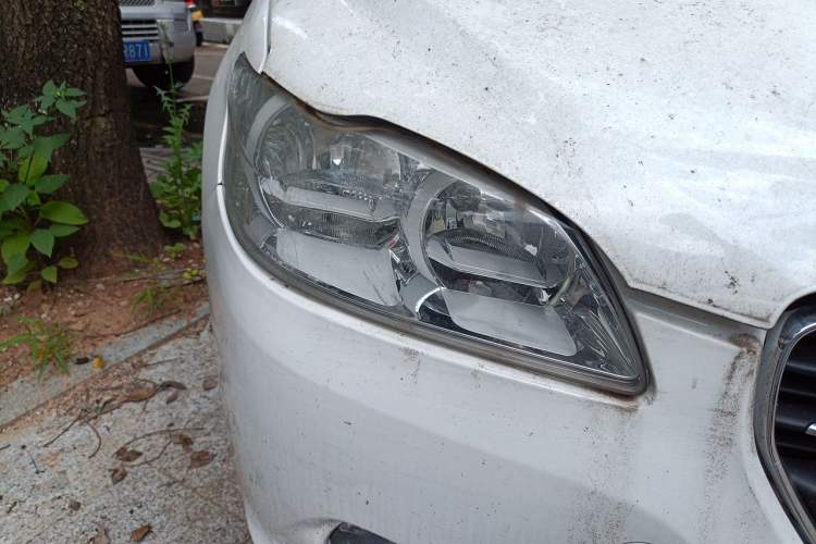 Used Peugeot 301 2016 1.6L Manual Comfort Edition Right Front Headlight