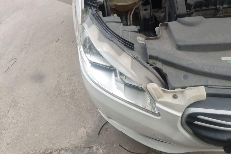 Used Peugeot 301 2016 1.6L Automatic Comfort Edition Right Front Headlight
