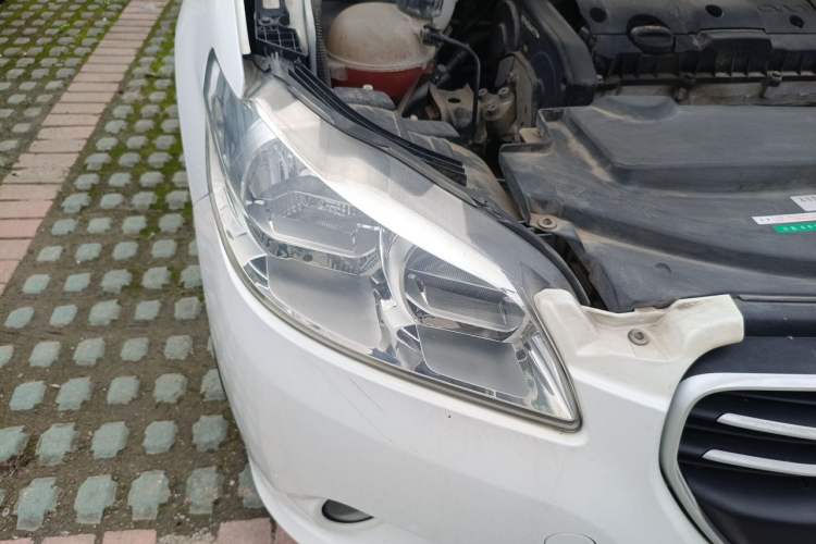 Used Peugeot 301 2016 1.6L Manual Comfort Edition Right Front Headlight