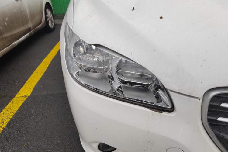 Used Peugeot 301 2016 1.6L Manual Comfort Edition Right Front Headlight