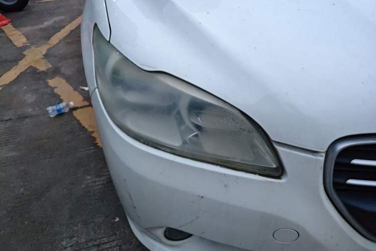 Used Peugeot 301 2016 1.6L Manual Comfort Edition Right Front Headlight
