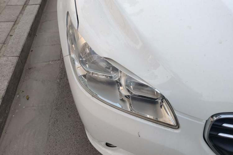 Used Peugeot 301 2016 1.6L Automatic Comfort Edition Right Front Headlight