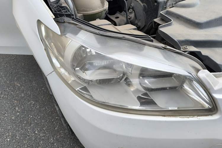 Used Peugeot 301 2016 1.6L Manual Comfort Edition Right Front Headlight