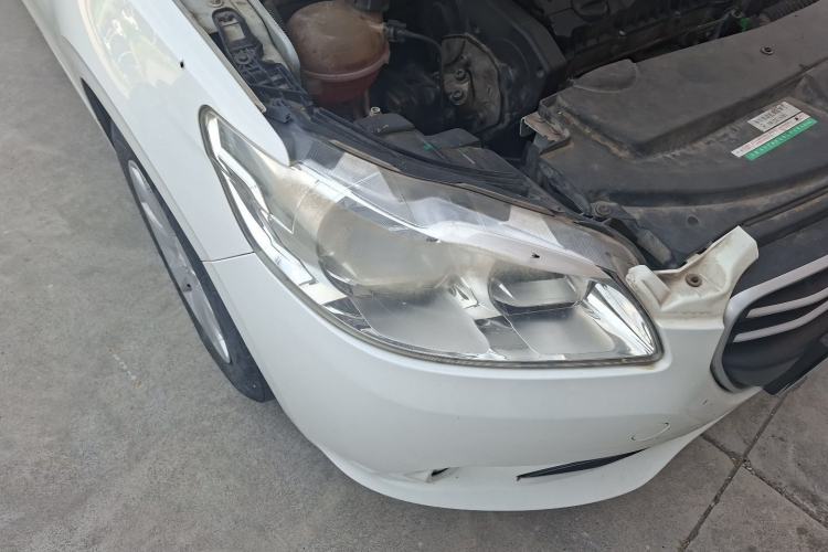 Used Peugeot 301 2016 1.6L Automatic Comfort Edition Right Front Headlight