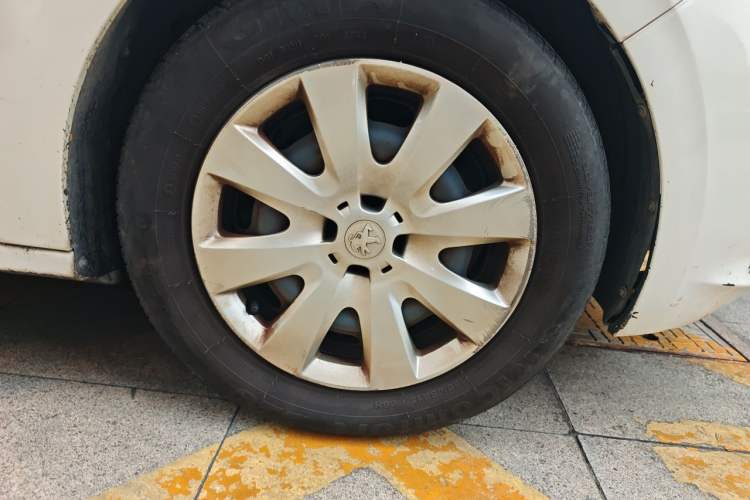 Used Peugeot 301 2016 1.6L Automatic Comfort Edition Right Front Wheel Hub