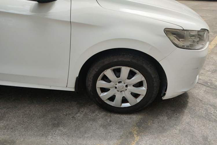 Used Peugeot 301 2016 1.6L Manual Comfort Edition Right Front Wheel Hub