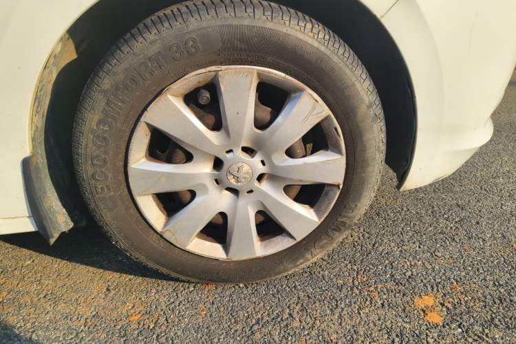 Used Peugeot 301 2016 1.6L Manual Comfort Edition Right Front Wheel Hub