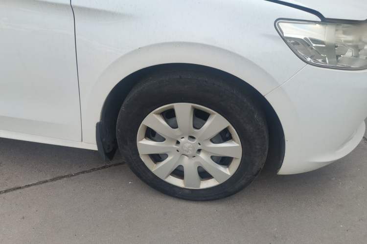 Used Peugeot 301 2016 1.6L Manual Comfort Edition Right Front Wheel Hub