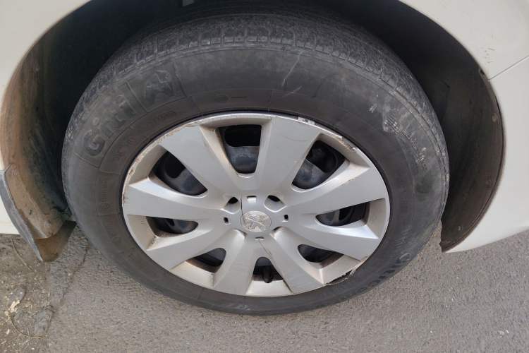 Used Peugeot 301 2016 1.6L Manual Comfort Edition Right Front Wheel Hub