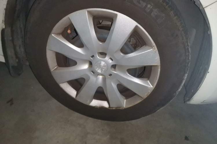 Used Peugeot 301 2016 1.6L Automatic Comfort Edition Right Front Wheel Hub