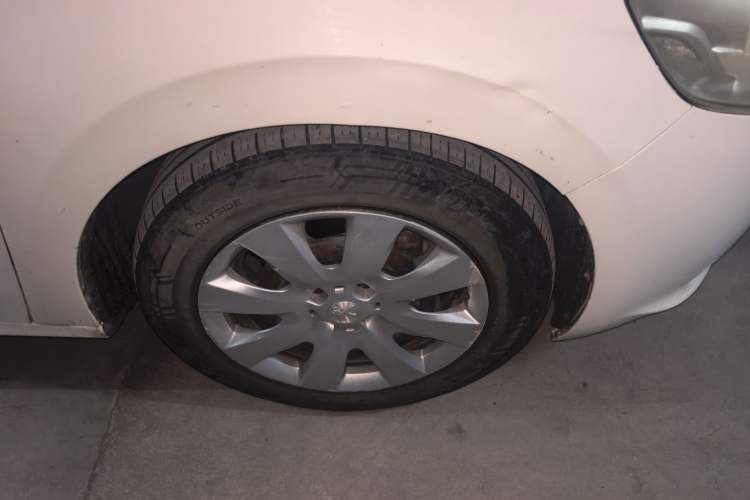 Used Peugeot 301 2016 1.6L Automatic Comfort Edition Right Front Wheel Hub