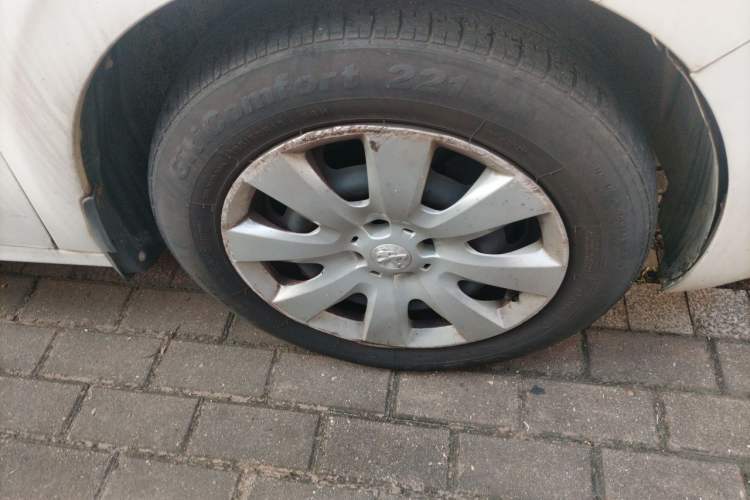 Used Peugeot 301 2016 1.6L Manual Comfort Edition Right Front Wheel Hub