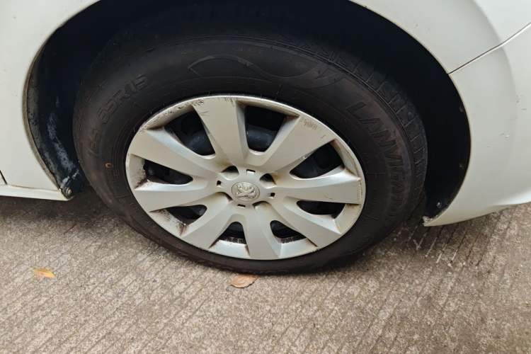 Used Peugeot 301 2016 1.6L Manual Comfort Edition Right Front Wheel Hub