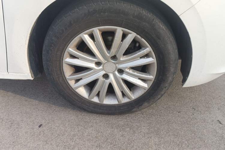 Used Peugeot 301 2016 1.6L Manual Happiness Edition Right Front Wheel Hub