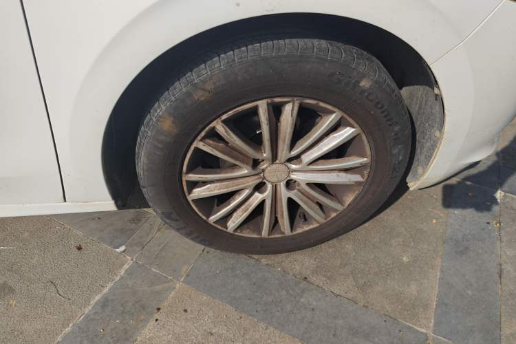 Used Peugeot 301 2016 1.6L Manual Comfort Edition Right Front Wheel Hub