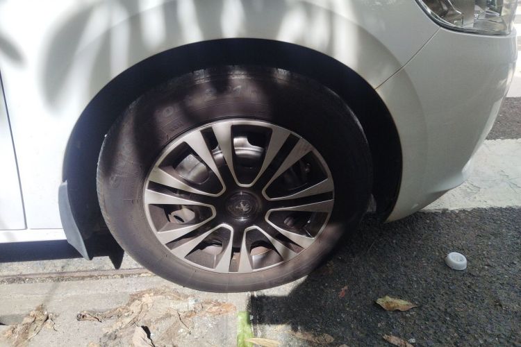 Used Peugeot 301 2016 1.6L Automatic Comfort Edition Right Front Wheel Hub