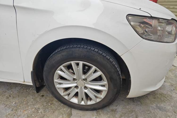 Used Peugeot 301 2016 1.6L Manual Comfort Edition Right Front Wheel Hub