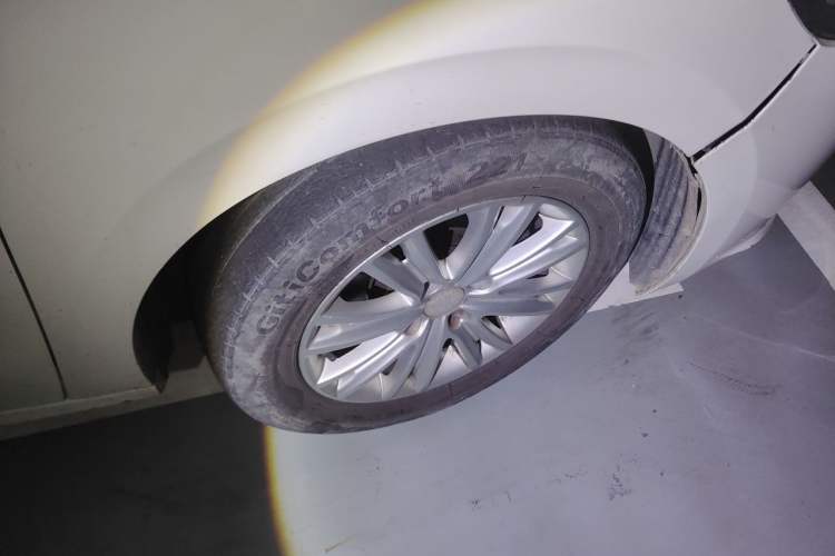Used Peugeot 301 2016 1.6L Automatic Comfort Edition Right Front Wheel Hub