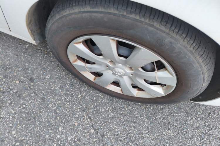 Used Peugeot 301 2016 1.6L Manual Comfort Edition Right Front Wheel Hub