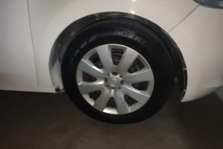 Used Peugeot 301 2016 1.6L Automatic Comfort Edition Right Front Wheel Hub