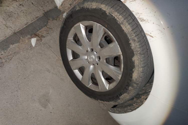 Used Peugeot 301 2016 1.6L Automatic Comfort Edition Right Front Wheel Hub