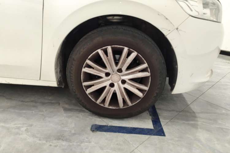 Used Peugeot 301 2016 1.6L Manual Comfort Edition Right Front Wheel Hub