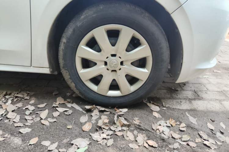 Used Peugeot 301 2016 1.6L Automatic Comfort Edition Right Front Wheel Hub