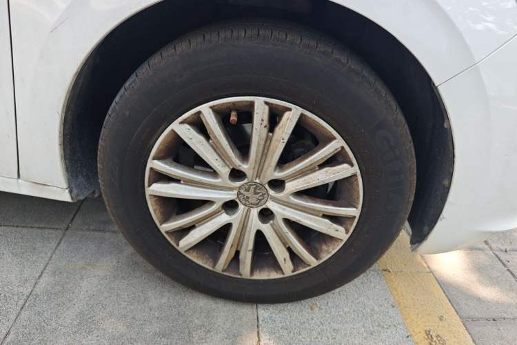 Used Peugeot 301 2016 1.6L Manual Comfort Edition Right Front Wheel Hub