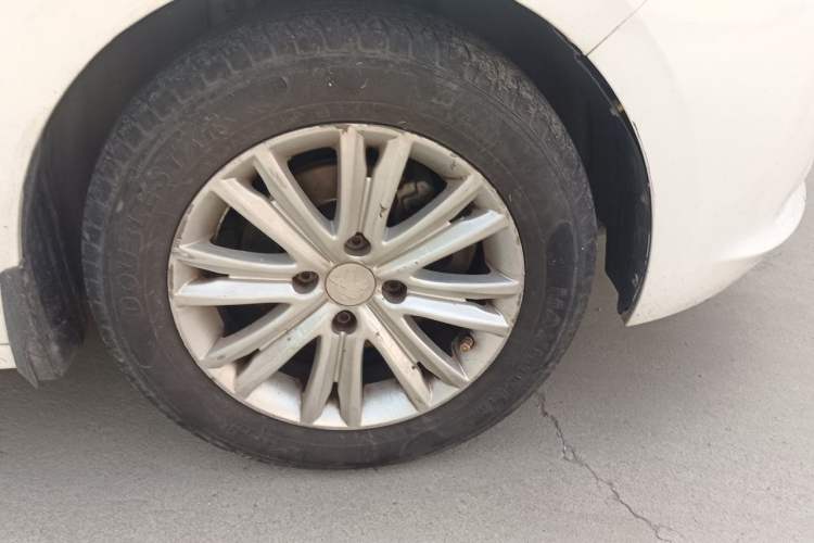 Used Peugeot 301 2016 1.6L Manual Comfort Edition Right Front Wheel Hub