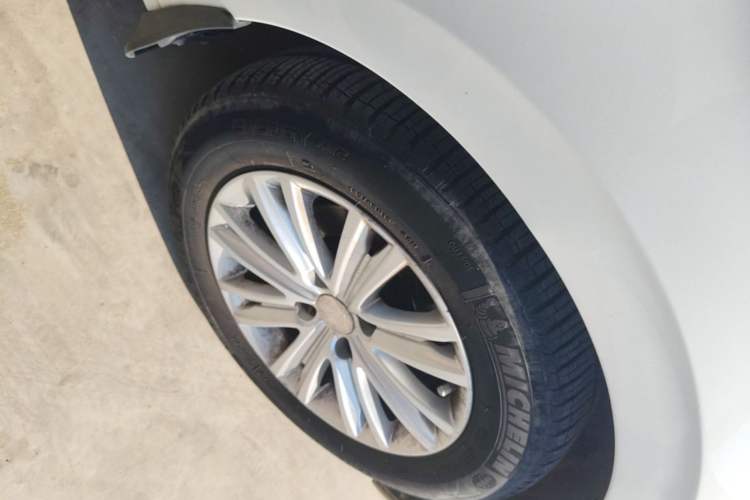 Used Peugeot 301 2016 1.6L Automatic Comfort Edition Right Front Wheel Hub